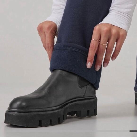 Athleta Altitude Tight in Polartech Power Stretch Navy Blue 1X 486200 - Picture 3 of 9